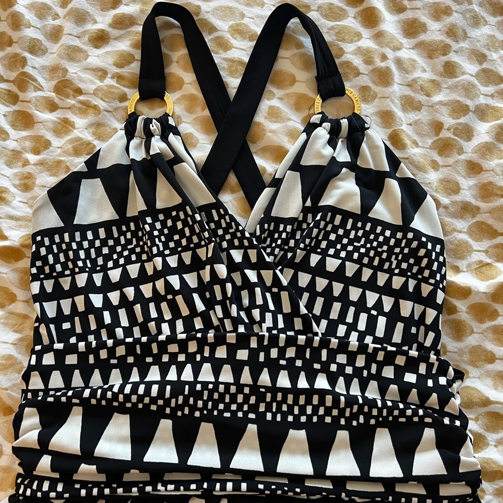 Vince Camuto size M black and white halter maxi
